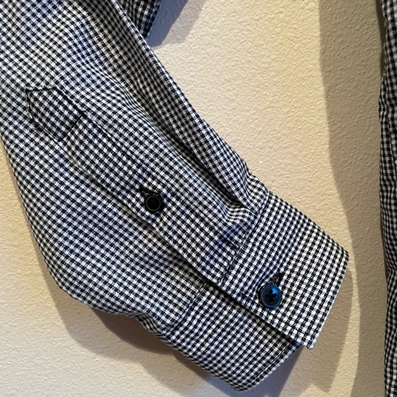 ** 2 for $20** H&M boys black and white checker button down shirt. Boys 12-13y - Picture 7 of 9